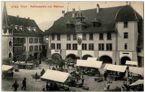 Thun - Rathausplatz und Rathaus -132744