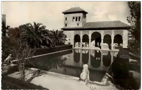 Granada - Alhambra - Torre de las Damas -133934