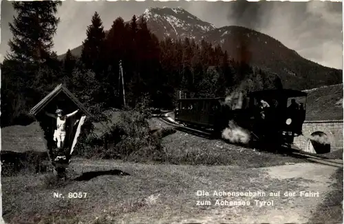 Achensee, die Achenseebahn auf der Fahrt -347748