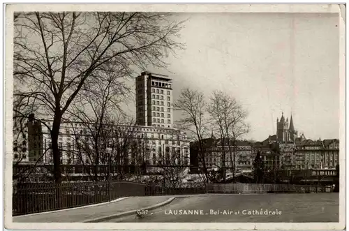 Lausanne - Bel Air et Cathedrale -133770