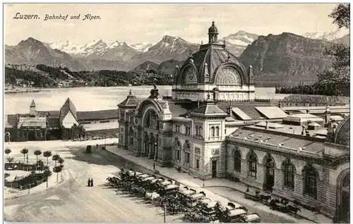 Luzern - Bahnhof und Alpen -133704