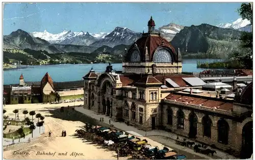 Luzern - Bahnhof und Alpen -134256