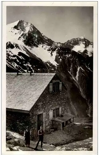 Windgällenhütte mit Oberalpstock -136832