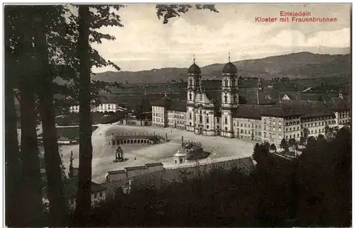 Einsiedeln - Kloster mit Frauenbrunnen -137434