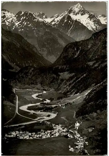 Zernez mit Piz Linard -136784