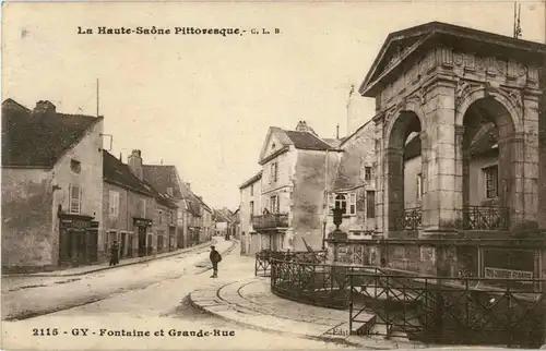 GY - Fontaine et Grande Rue -10194