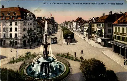 La Chaux de Fonds - Fontains monumentale et Av Leopold Robert -139690