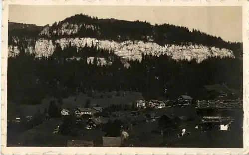 Beatenberg - Waldegg mit Birrenfluh -141858