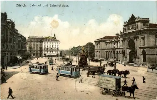 Zürich Bahnhofz mit Tram -143200