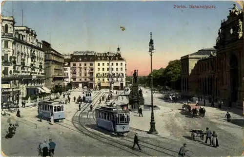 Zürich - Bahnhofplatz mit Tram -143240