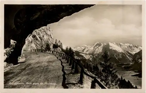 Brünigstrasse - Blick gegen die Hasliberge -144848