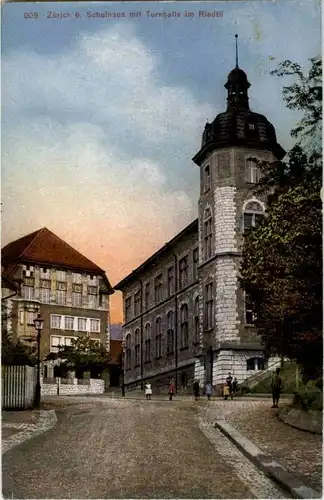 Zürich 6 - Schulhaus mit Turnhalle im Riedtli -145626