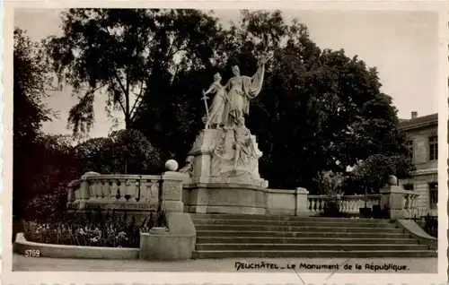 Neuchatel - Monument de la republique -146590