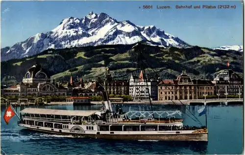 Luzern - Bahnhof und Pilatus und Schiff Stadt Luzern -145894