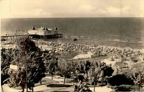 Ahlbeck - Strand und Seebrücke -148758