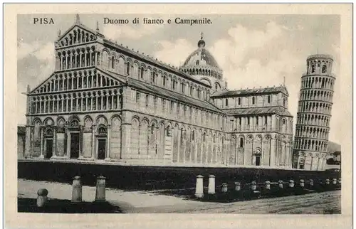 Pisa - Duomo di fianco e Campanille -107642