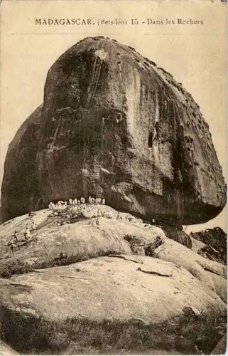 Madagascar - Dans les rochers -155658
