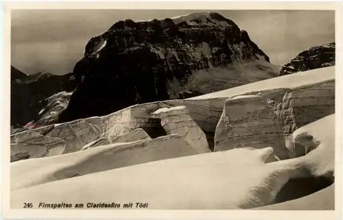 Firnspalten am Claridenfirn -161420