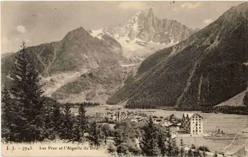 Les Praz et l Aiguille du Dru -162288