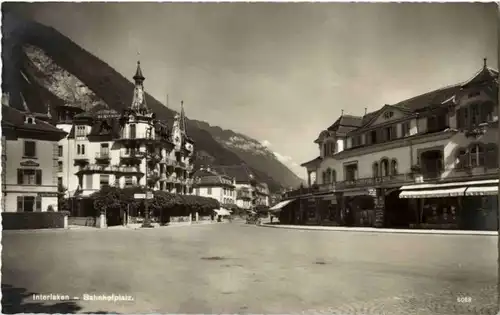 Interlaken - Bahnhofplatz -165114