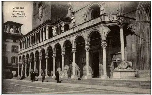 Cremona - Porticato del Duomo e Bertazzola -127582