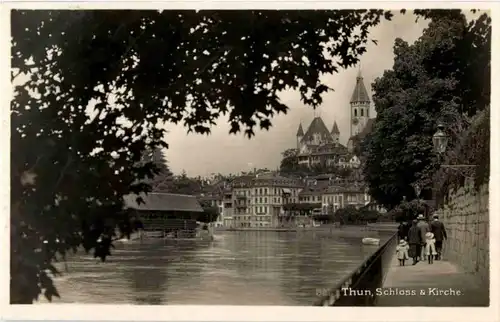 Thun - Schloss und Kirche -170336