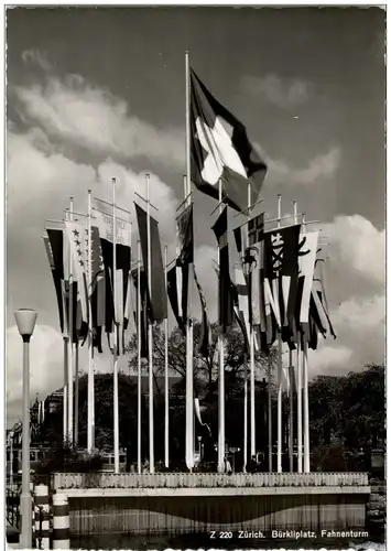 Zürich - Bürkliplatz - Fahnenturm -132018