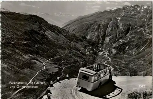 Furkastrasse mit Postbus -171712