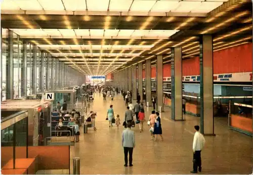 Paris Orly - Le hall de l aerogare -173352