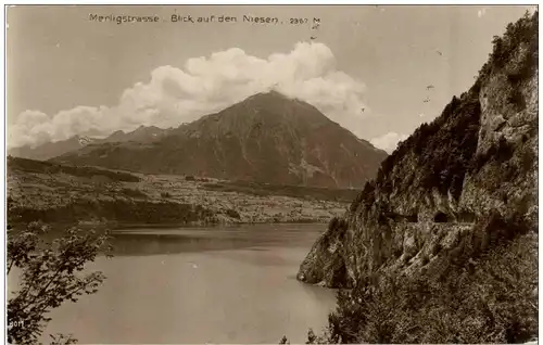 Merligstrasse - Blick auf den Niesen -136284