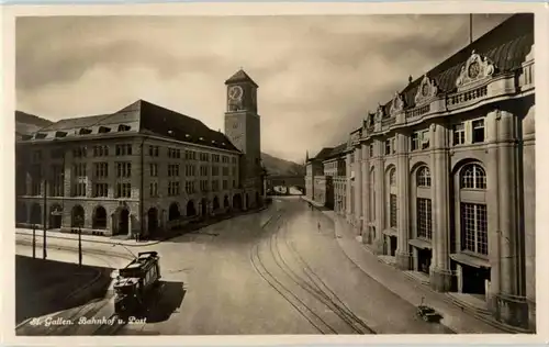 St. Gallen - Bahnhof mit Tram -186934