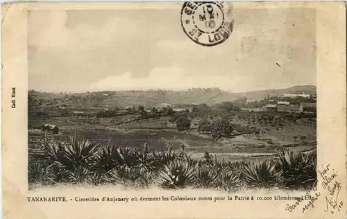 Madagascar - Tananarive - Cimetiere d Anjanary -182858