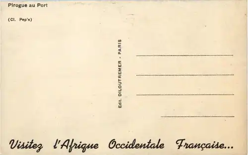 Pirogue au Port -183234