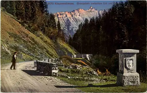 Klausenstrasse - Grenzstein -180756