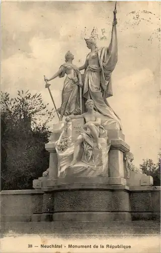 Neuchatel - Monument de la Republique -175834