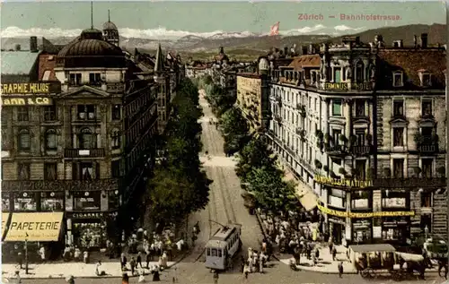 Zürich - Bahnhofstrasse mit Tram -176008