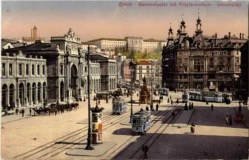 Zürich - Bahnhofsplatz mit Tram -176642