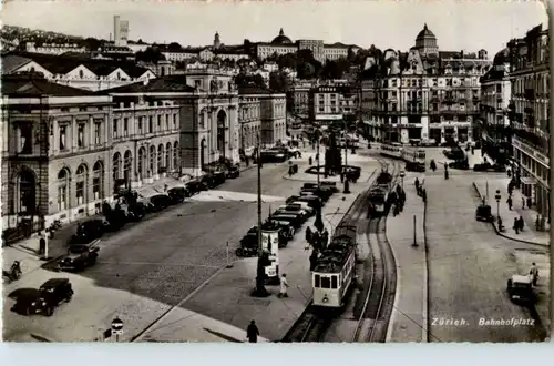 Zürich - Bahnhofplatz mit Tram -181092