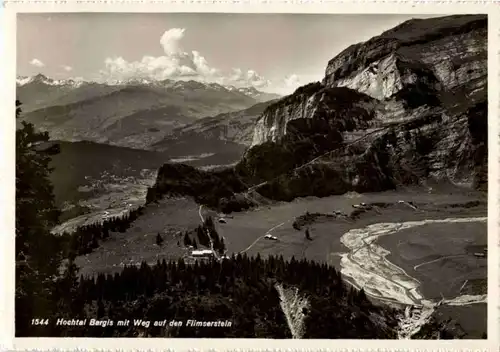 Hotel Bergis mit Weg auf den Flimserstein -163980