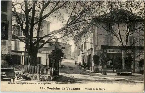 Fontaine de Vaucluse - Avenue de la Mairie -90430