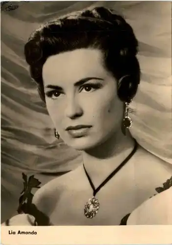 Lia Amanda -202960