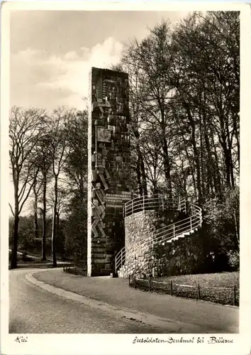 Berlin - Soldaten Denkmal bei Bellevue -87408