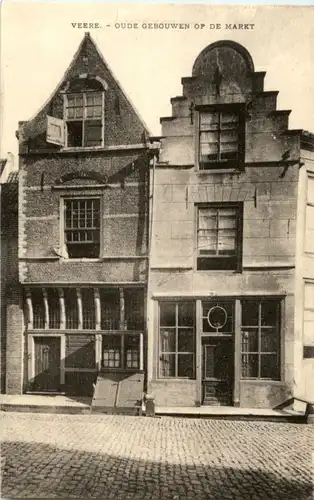 Veere - Oude Gesbouwen of de Markt -88638