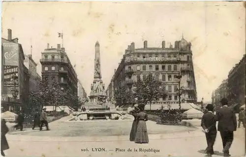 Lyon - Place de la Republique -86854
