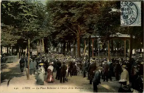 Lyon - La Place Bellecour -86850