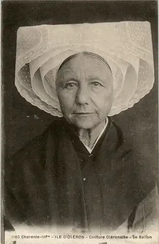 Ile D Oleron - costumes -12050