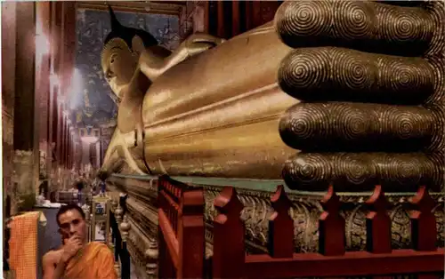 Bangkok - Reclining Buddha at Wat Pho -86408