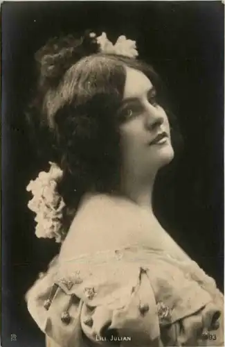 Lili Julian -215398