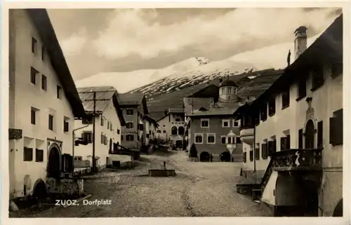 Zuoz Dorfplatz -216670