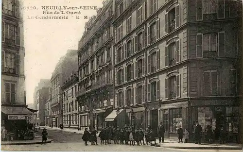 Neuilly sur Seine - Rue de L Quest -15924